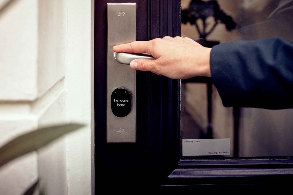 Smart door lock with keypad entry