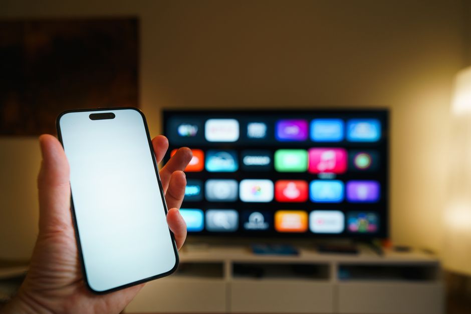 Controlling a smart home from a smartphone