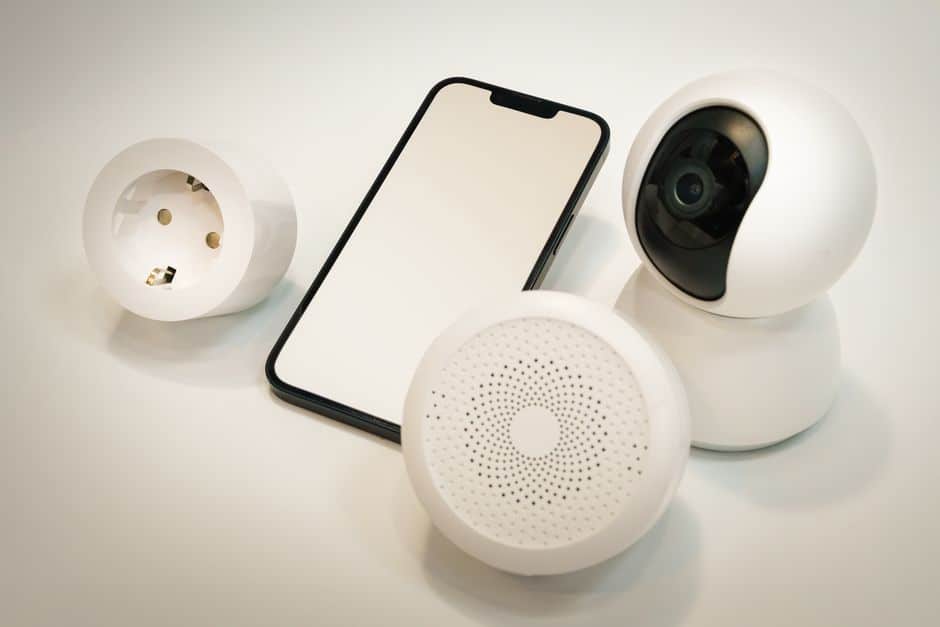 A mesh network diagram representing Thread smart home devices